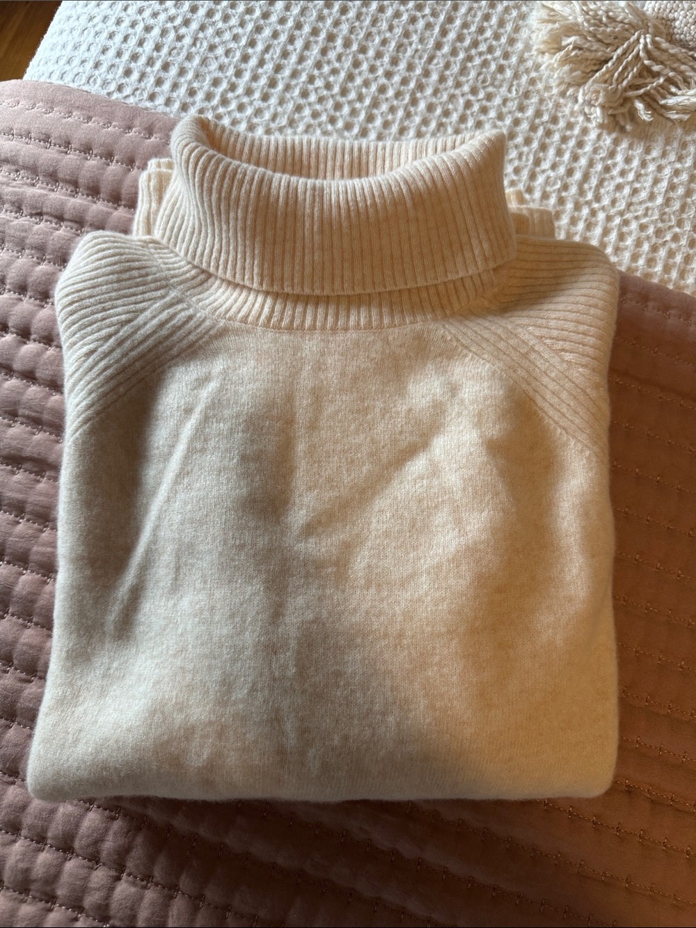 Women’s 100% Merino Wool Cozy Cream Turtleneck Sweater